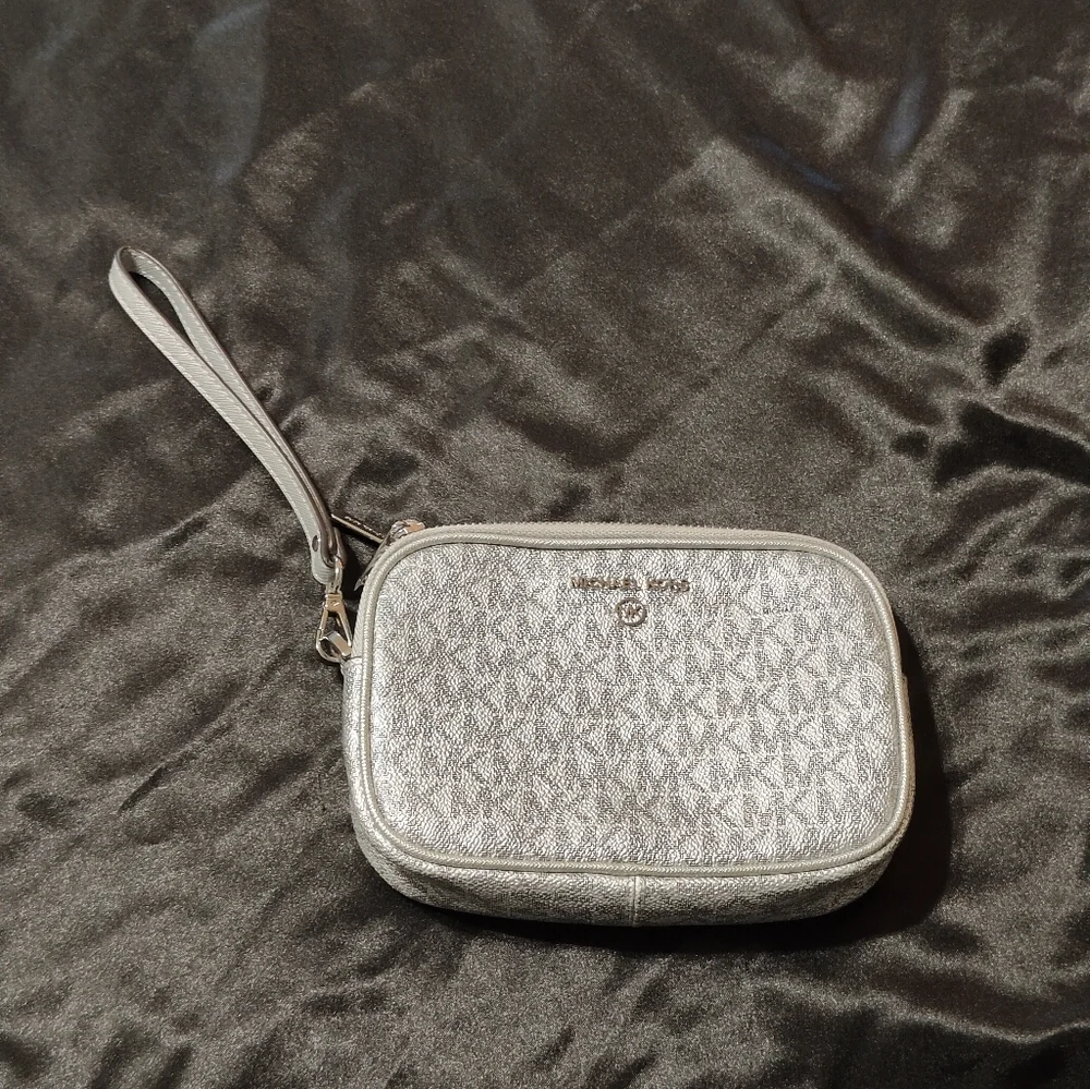 Michael Kors Jet Set Wristlet Clutch